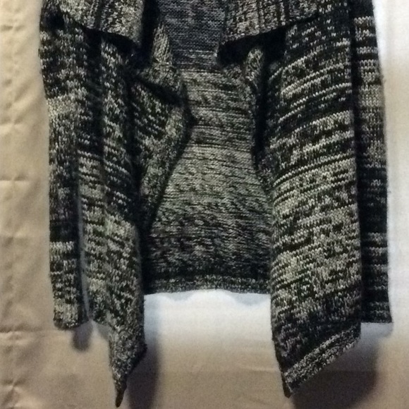 ❌sold-Black and white cardigan - Picture 3 of 4